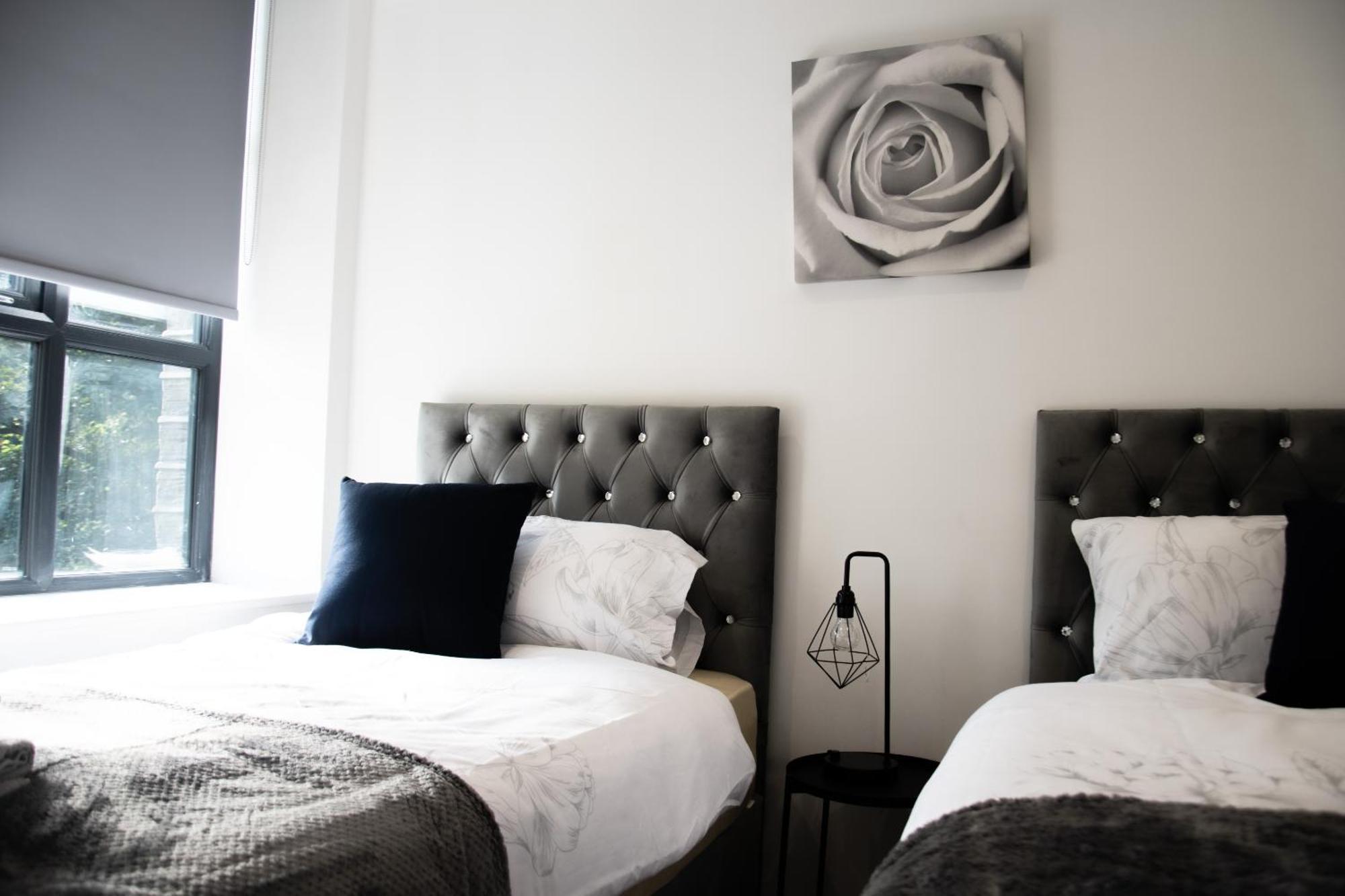 2-Bedroom With Breathtaking Views In Holmfirth Village, Huddersfield Habitación foto